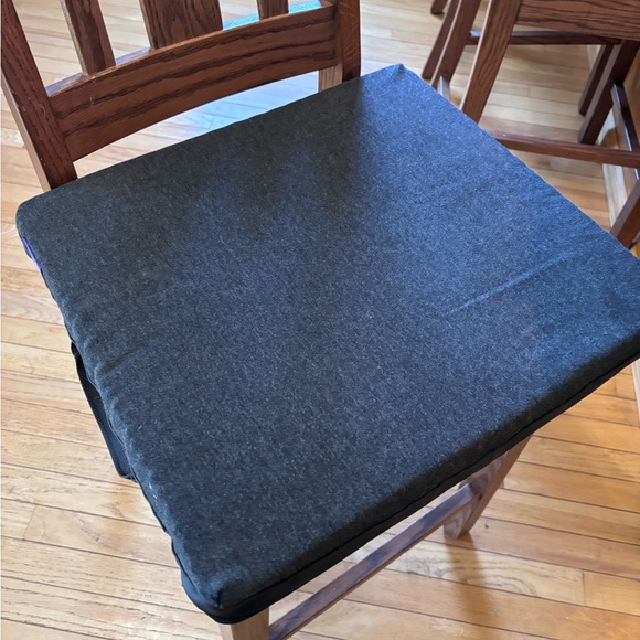 Purple Seat Cushion with Handle - Picture 2 of 3